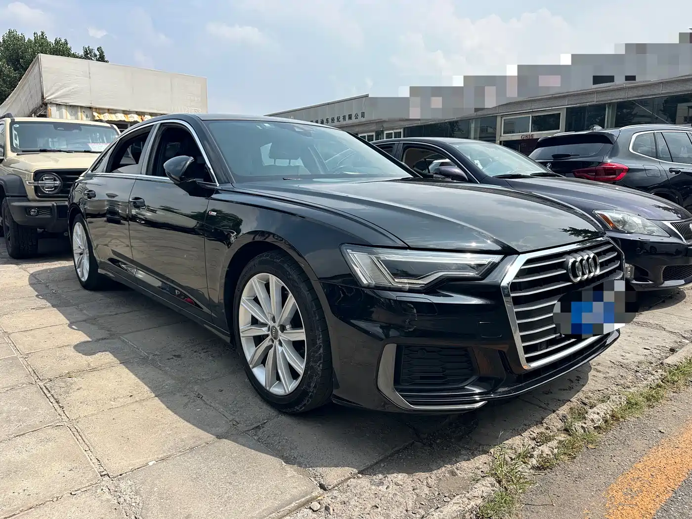 Фото 2 - Audi A6L