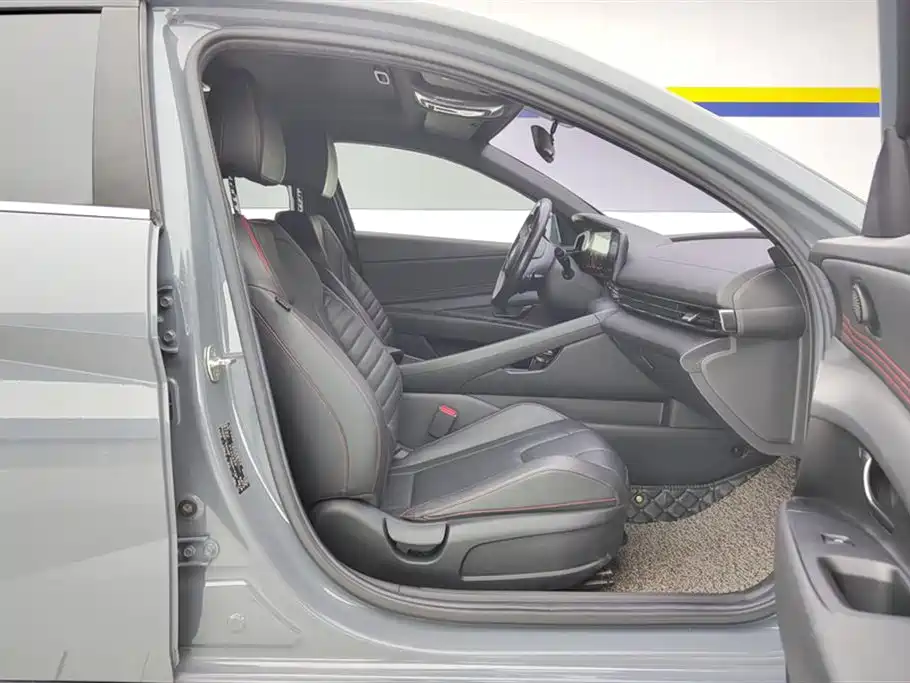 Hyundai Elantra 2021 240TGDi DCT LUX Premium Edition фото 8