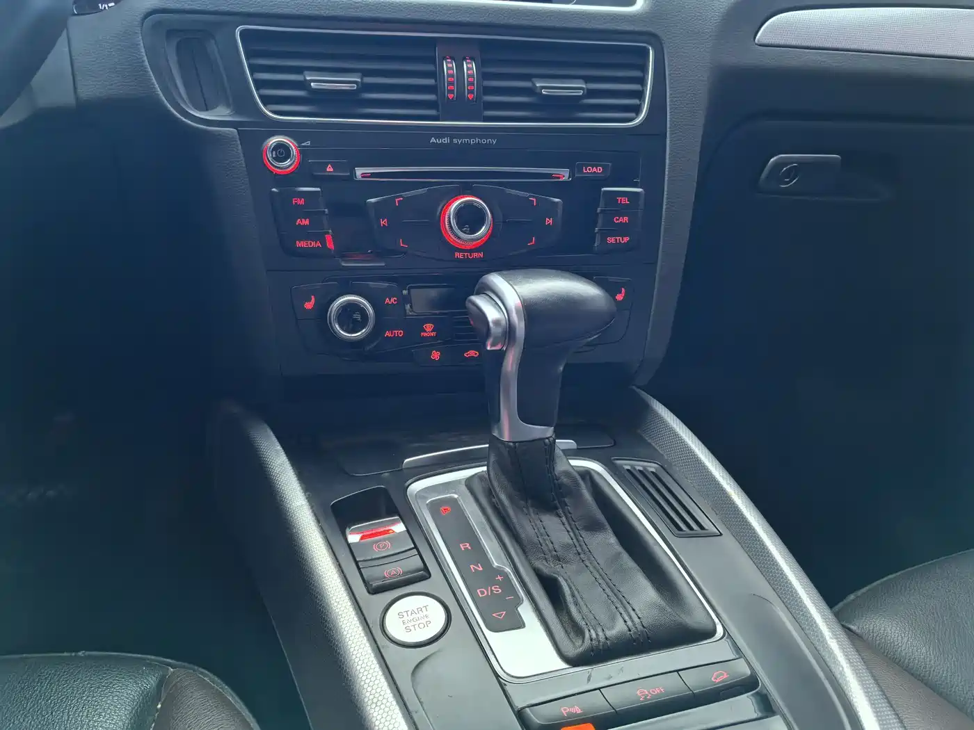 Audi Q5 2018 Collector's Edition 40 TFSI Technology фото 10