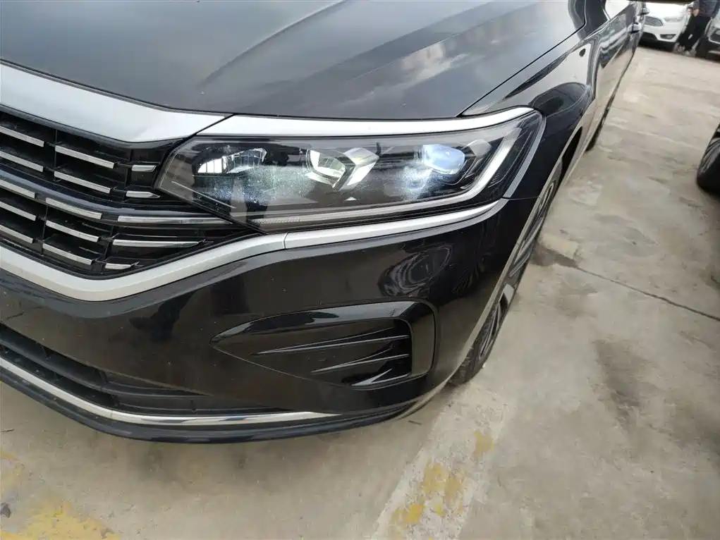 Volkswagen Passat 2022 330TSI Elite Edition фото 18