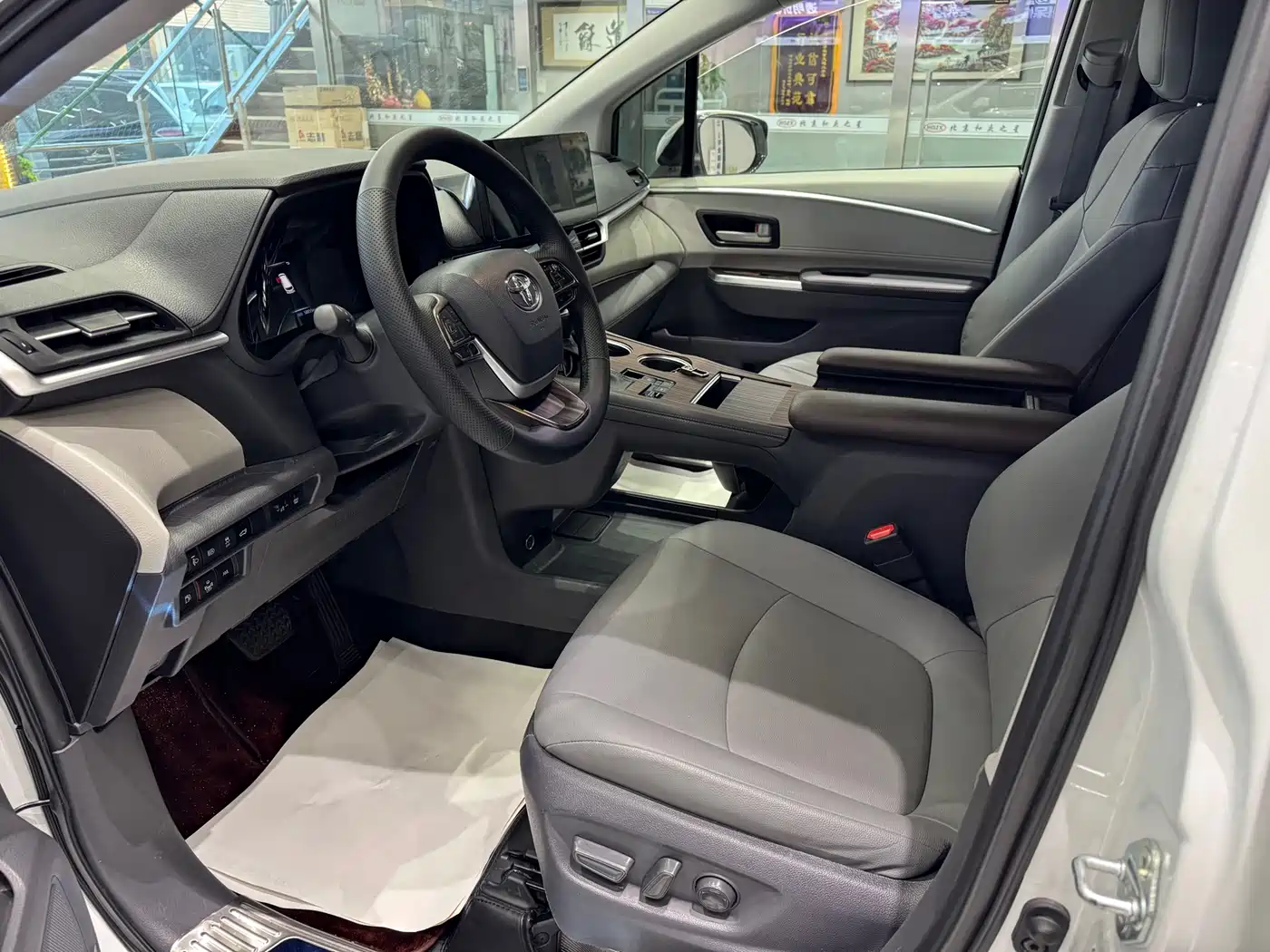 Фото 6 - Toyota Granvia