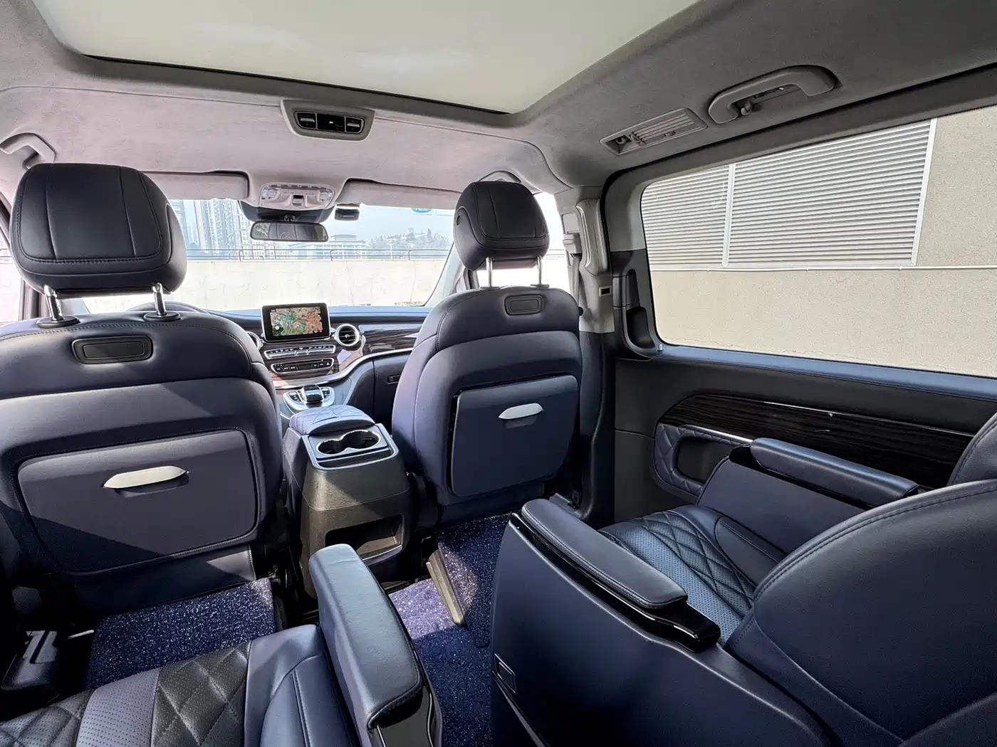 Mercedes-Benz V-Class 2018 V 260 AMG Sport Edition China VI фото 8