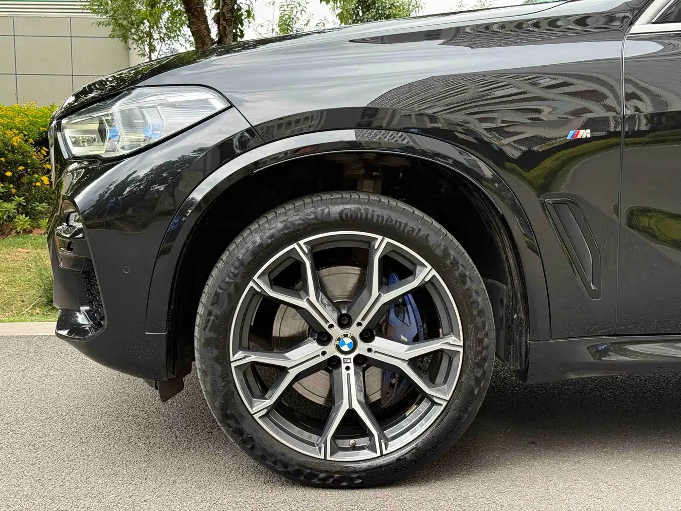 BMW X5 (Import) 2021 xDrive40i Exclusive M Sport Package фото 8