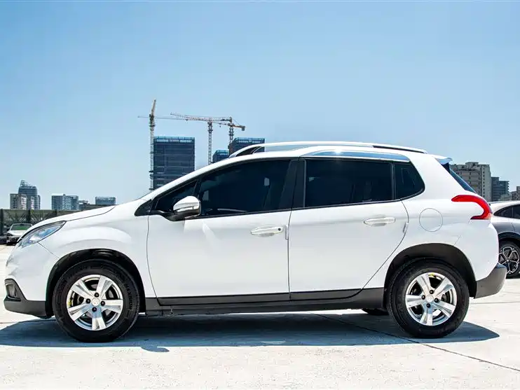 Peugeot 2008 2014 1.6L Automatic Trend Edition фото 5