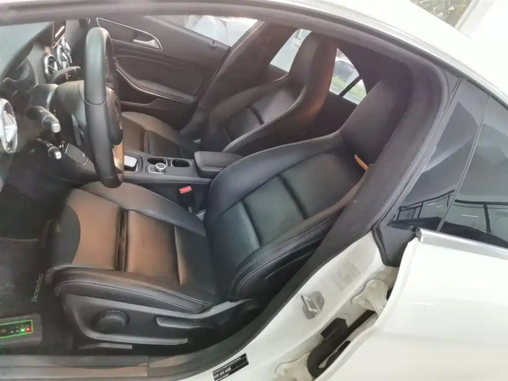Mercedes-Benz CLA (Import) 2016 Facelift CLA 200 Sport фото 15