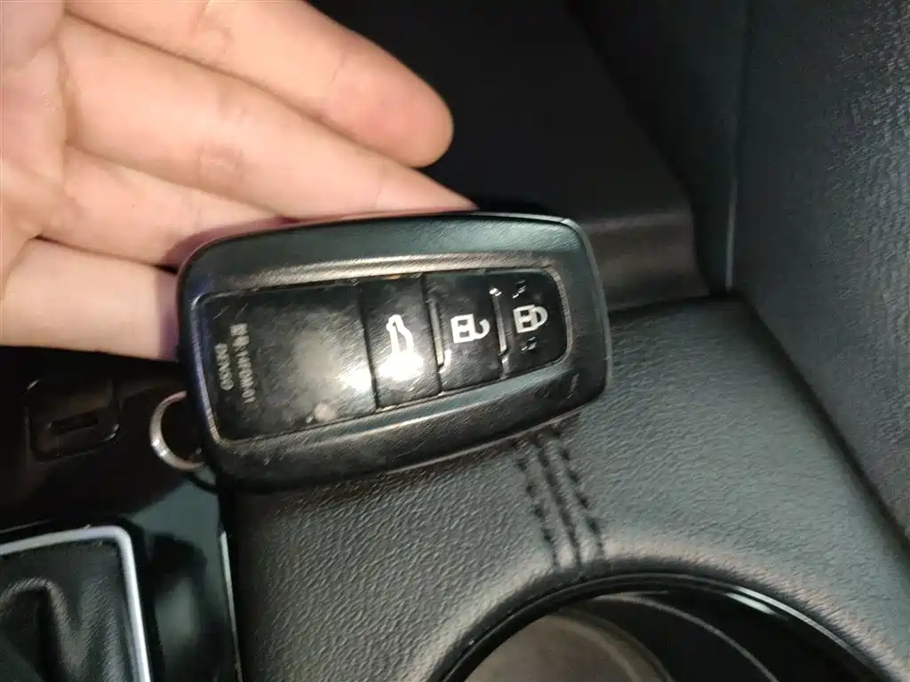Toyota Avalon 2022 Hybrid 2.5L Luxury Edition фото 9