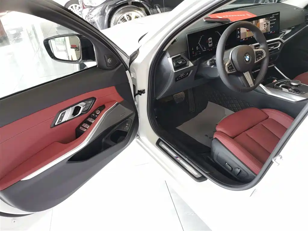 BMW 3 Series 2024 325Li M Sport Shadowline Package фото 12
