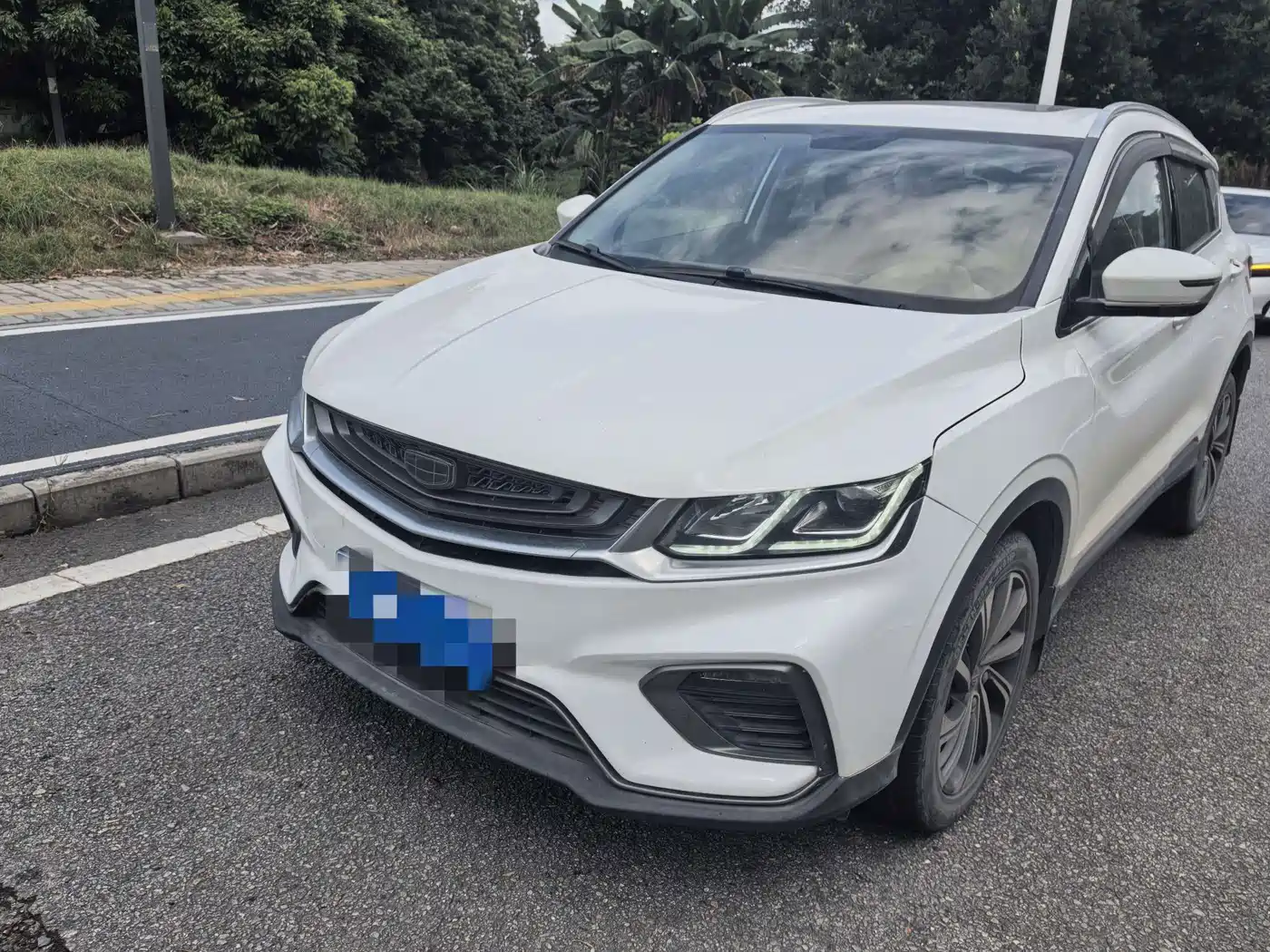 Фото 3 - Geely Coolray