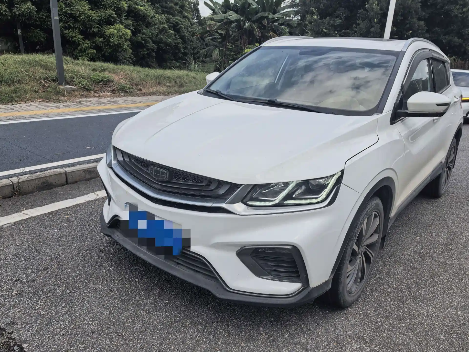 Фото 3 - Geely Coolray