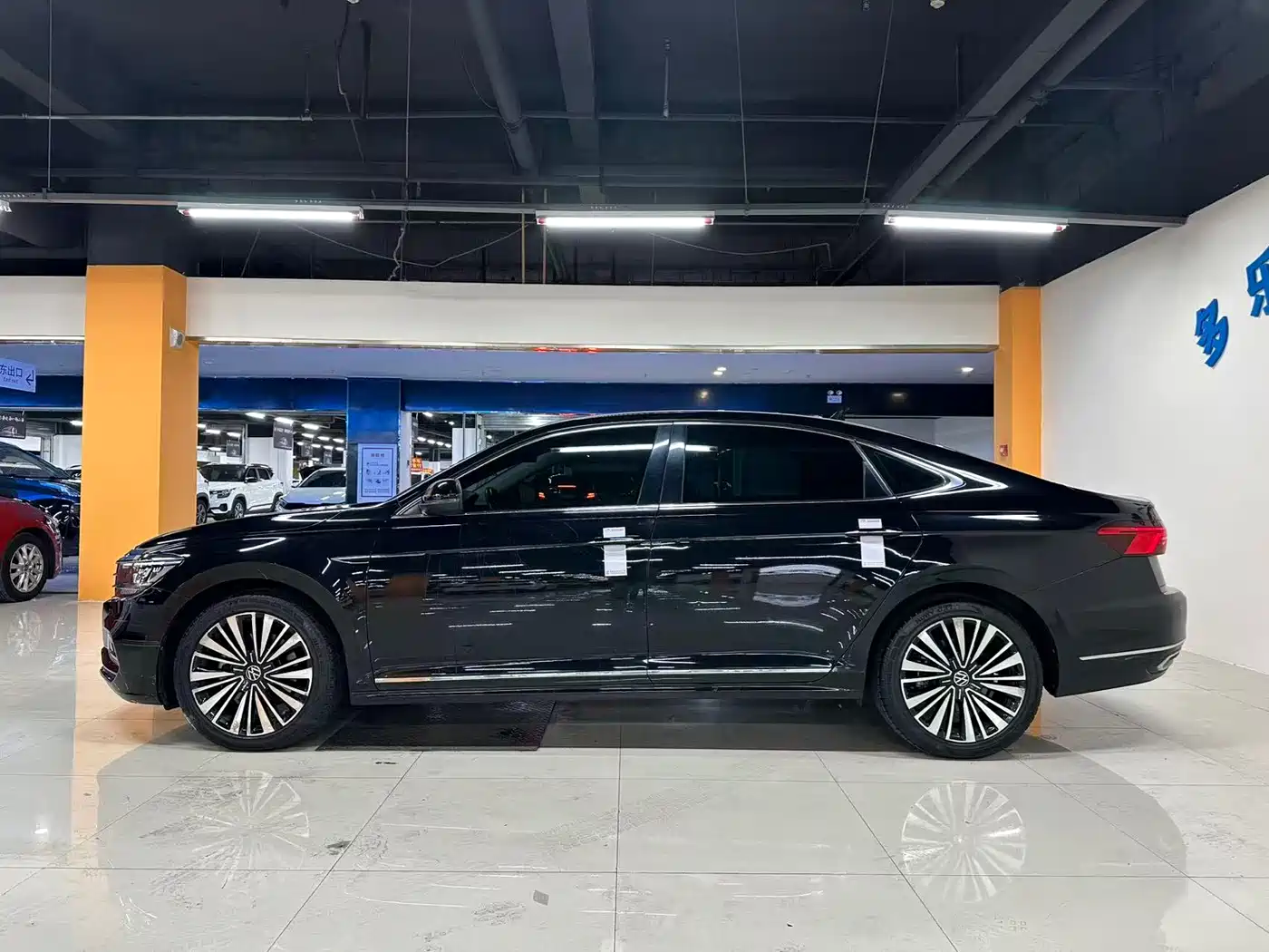 Volkswagen Passat 2020 Facelift 330TSI Luxury China VI фото 9