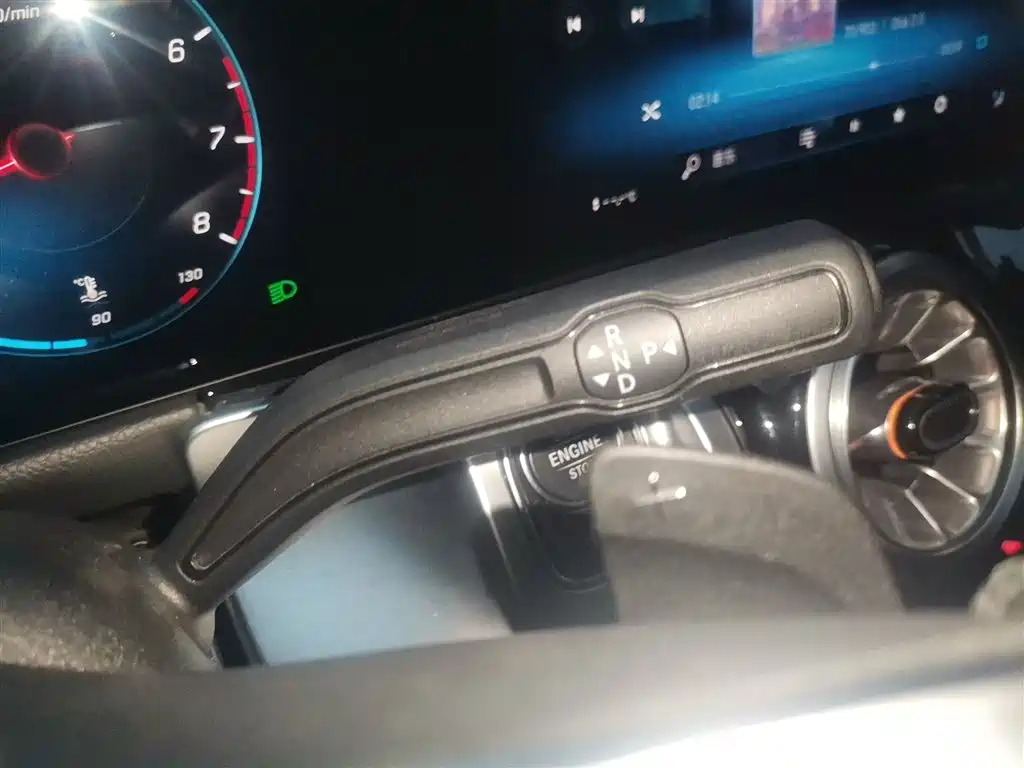 MERCEDES-BENZ GLB