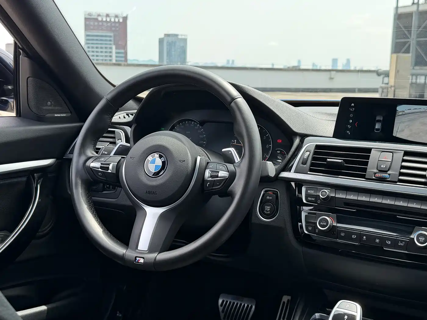 BMW 3 Series GT 2020 320i M Sport Black Night Edition фото 11