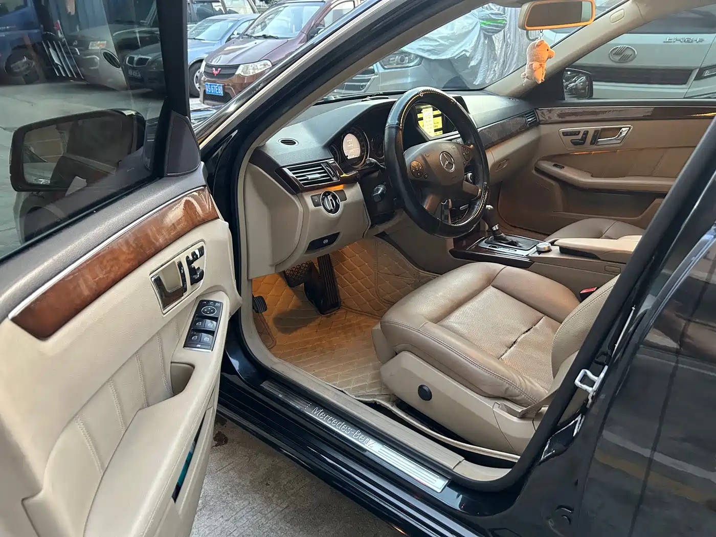 Mercedes-Benz E-Class 2011 E 200 L CGI Elegance фото 6