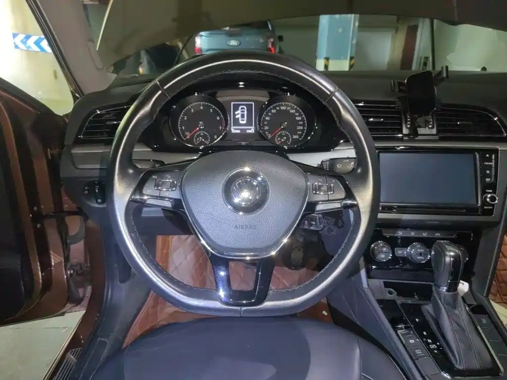 Photo 11 - Volkswagen Lamando