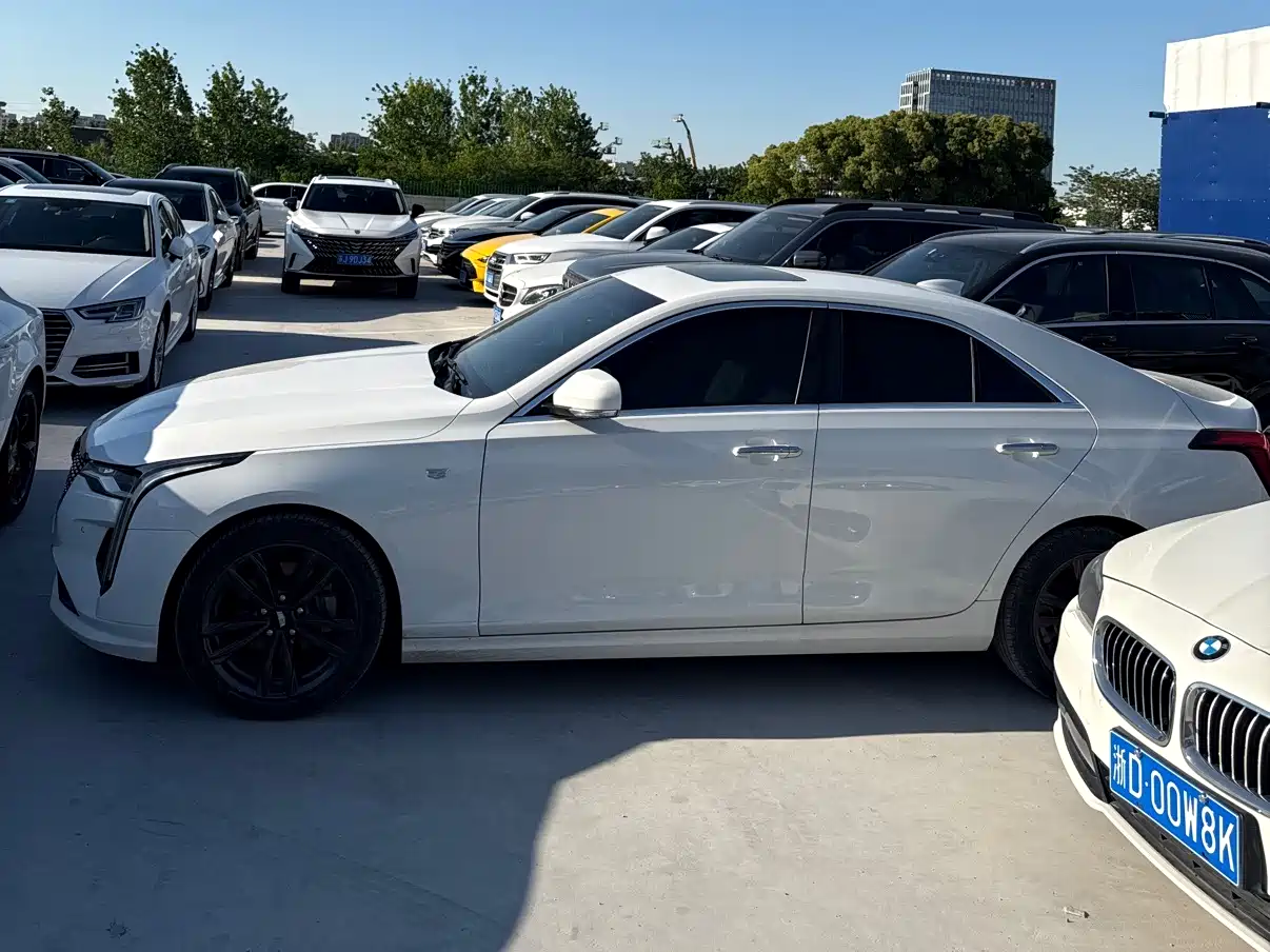 CADILLAC CT4