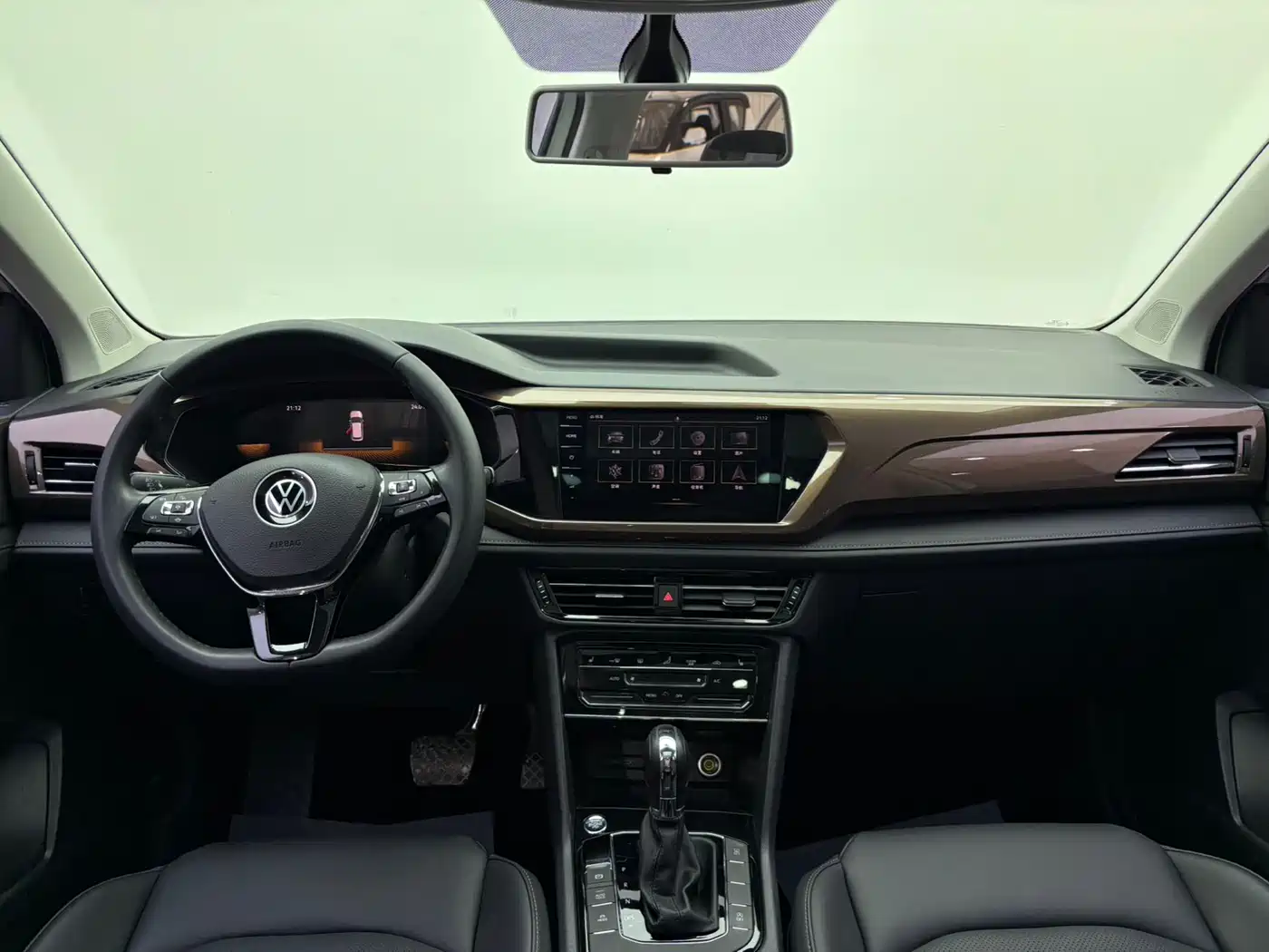 Volkswagen Tharu 2022 280TSI FWD Luxury Edition фото 7