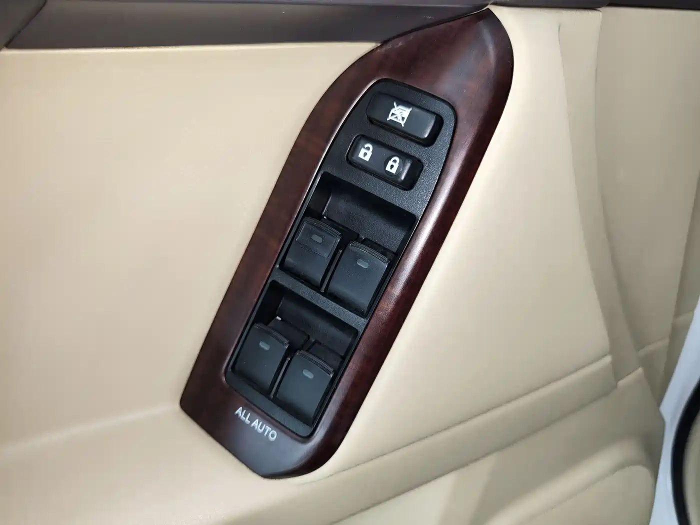 Toyota Prado 2014 4.0L Automatic TX-L фото 24