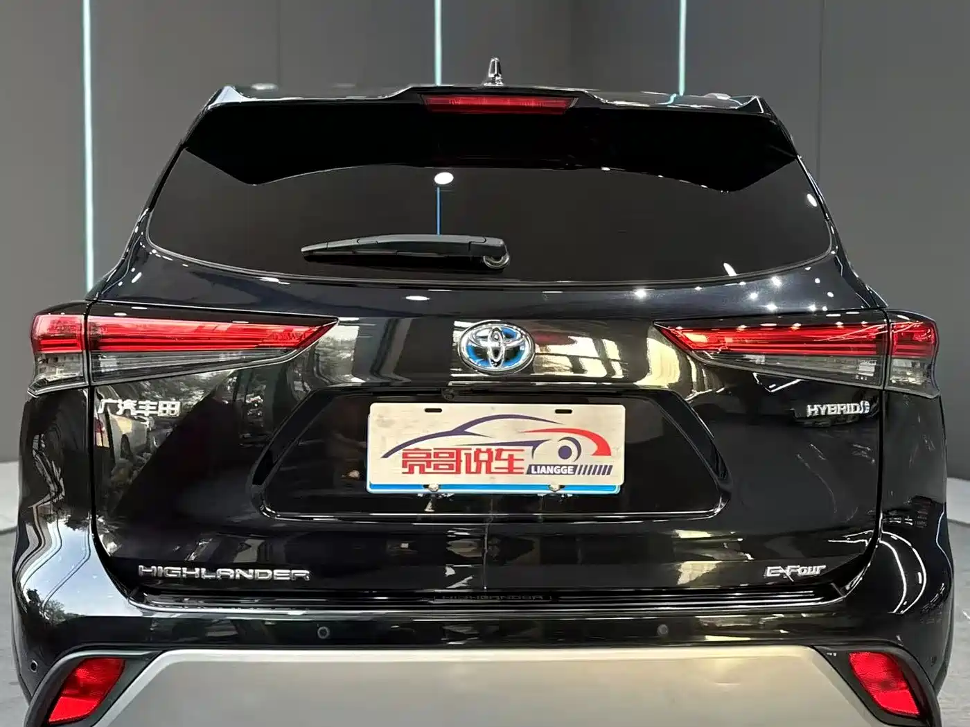 TOYOTA HIGHLANDER