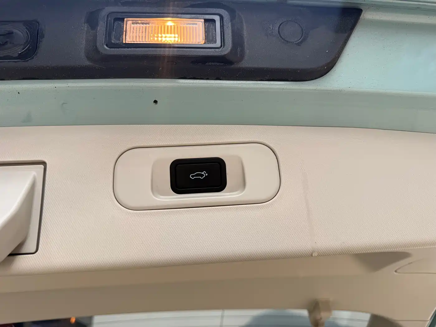 GEELY AUTOMOBILE GEELY ICON