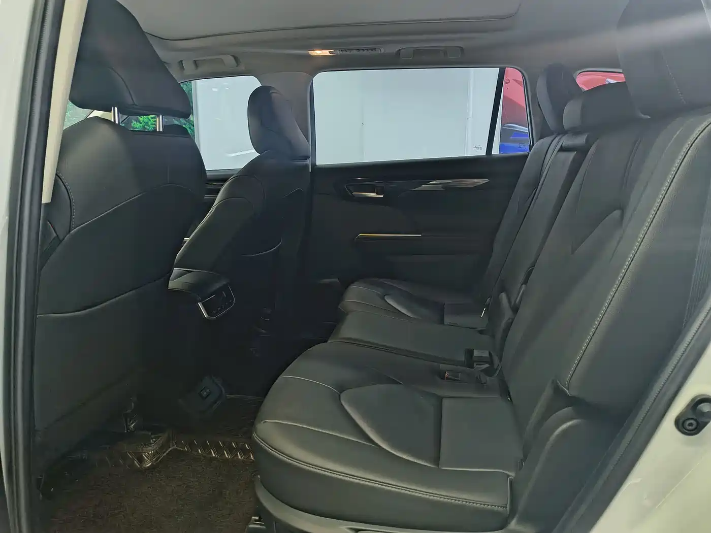 Toyota Highlander 2022 380T 4WD Luxury 7-Seater фото 17