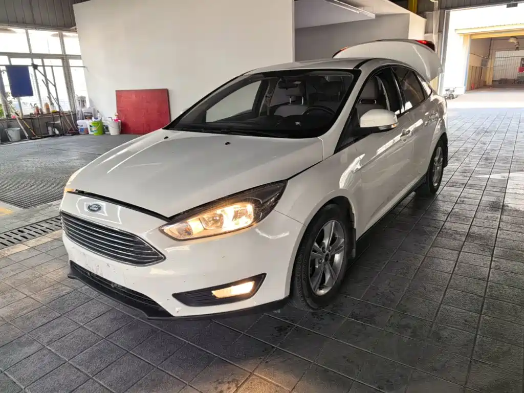 Фото 1 - Ford Focus