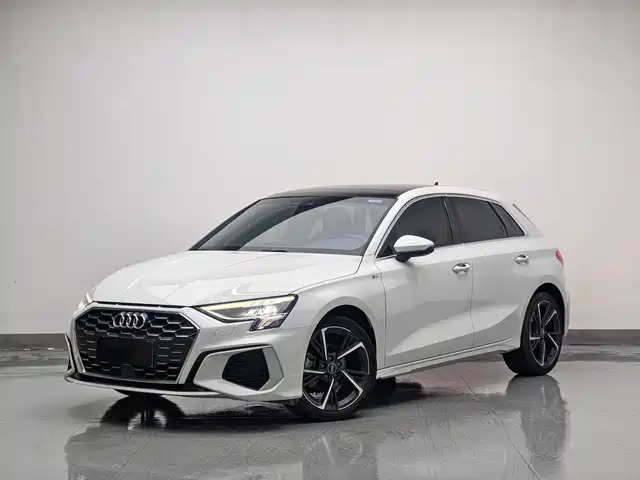 Audi A3 Sportback 35 TFSI, Стиль Спорт
