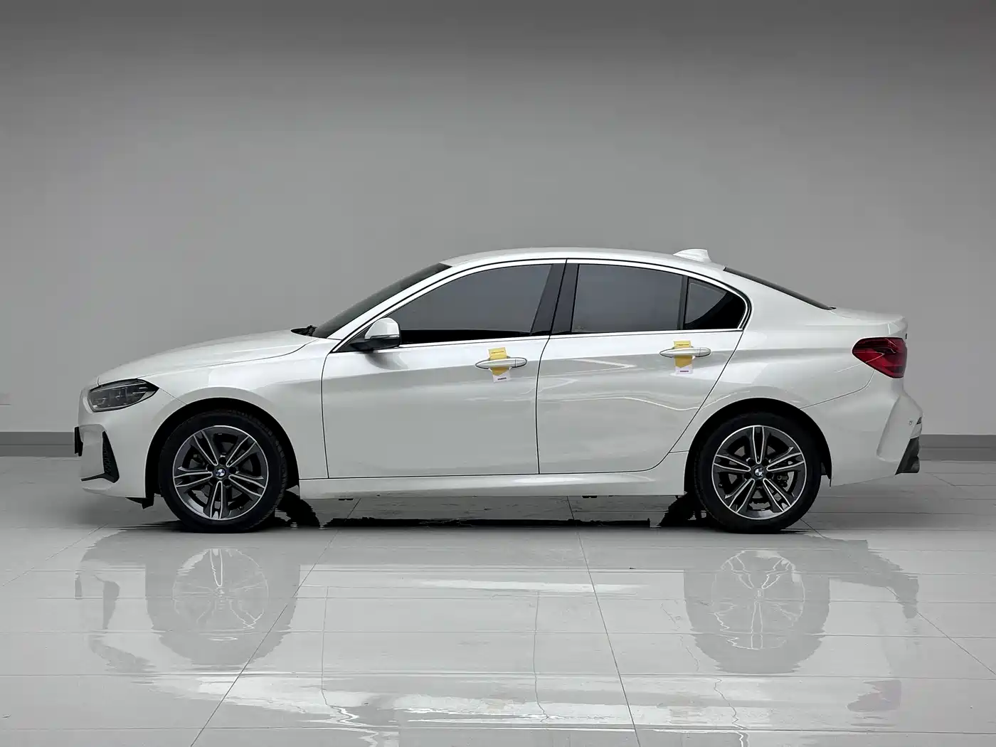 BMW 1 Series 2022 120i M Sport фото 2