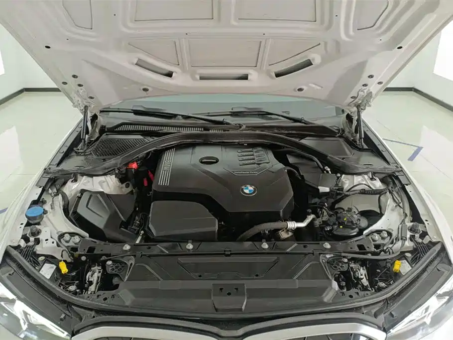 BMW 3 Series 2024 325i M Sport Package фото 10