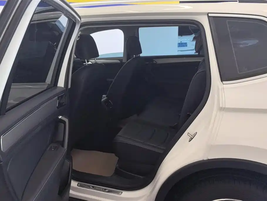 Volkswagen Tiguan L 2019 330TSI Auto 2WD Panorama Comfort Edition China V фото 11