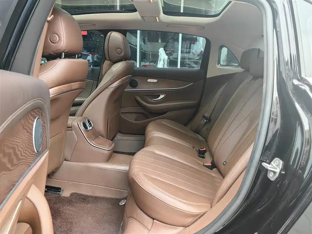 Mercedes-Benz E-Class 2022 E 260 L фото 5