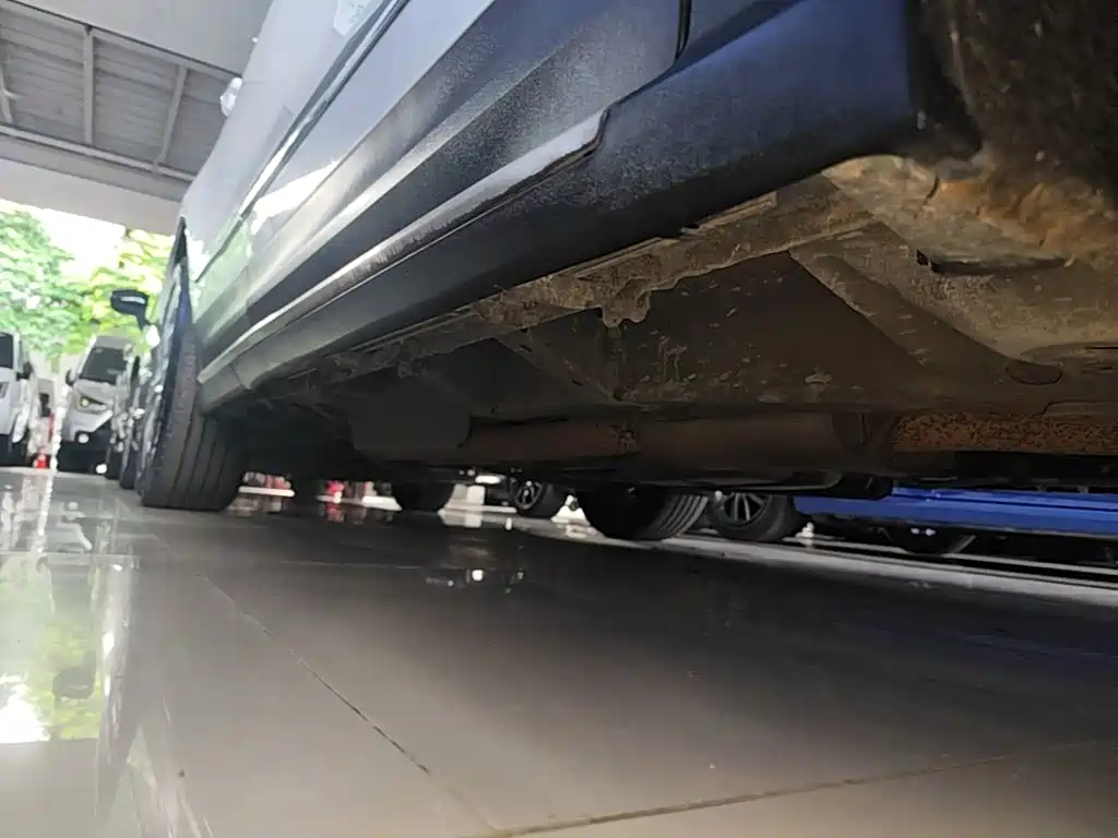 Фото 21 - Cadillac XT5