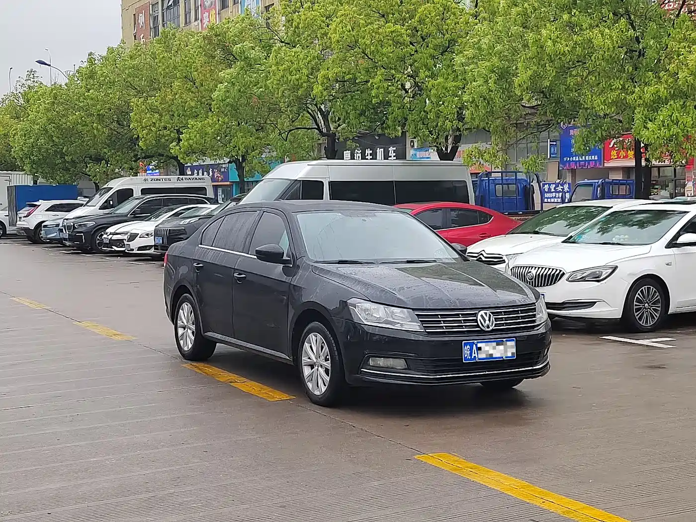 Volkswagen Lavida 2017 1.6L Automatic Comfort Edition фото 4