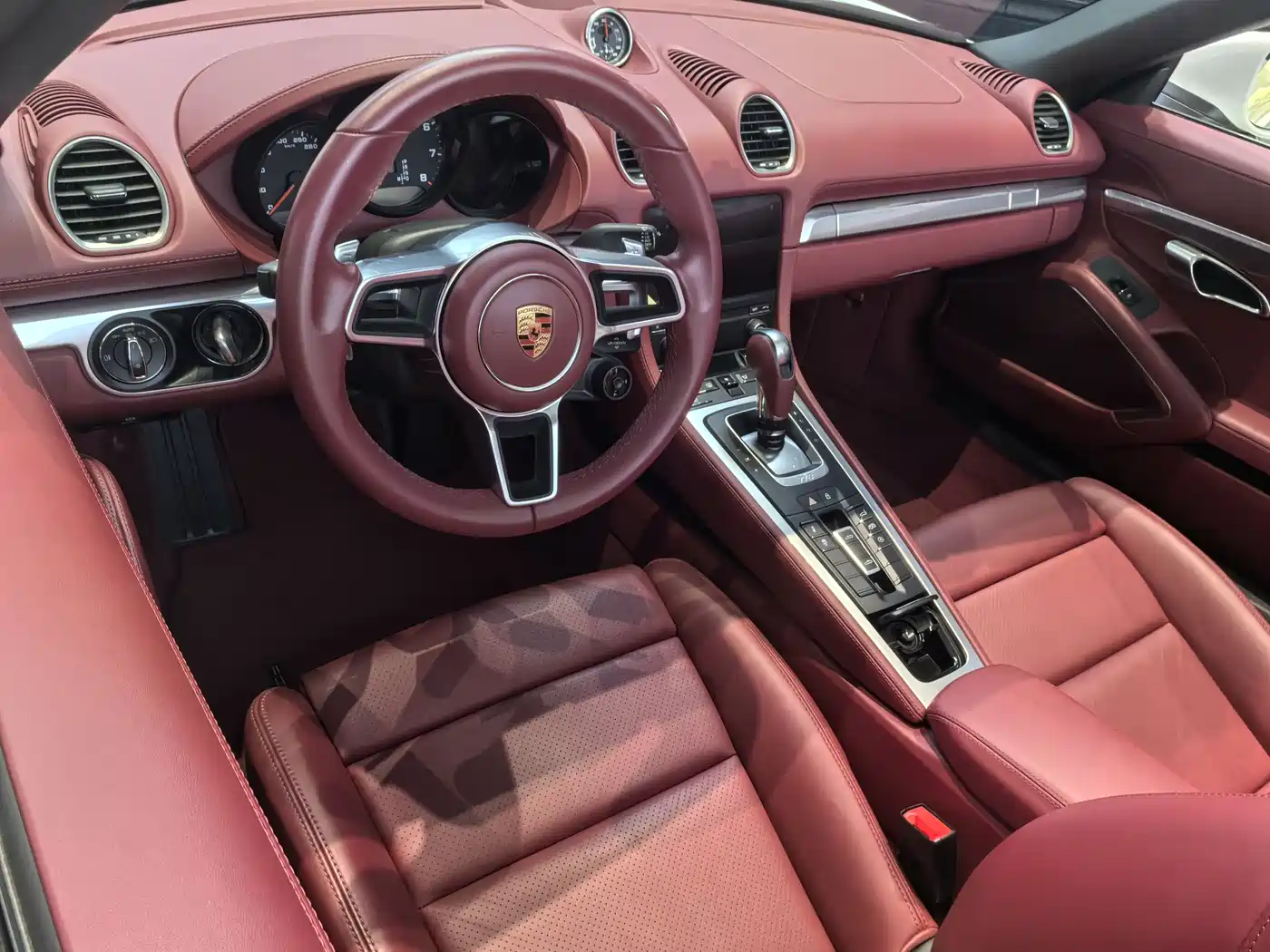 PORSCHE 718