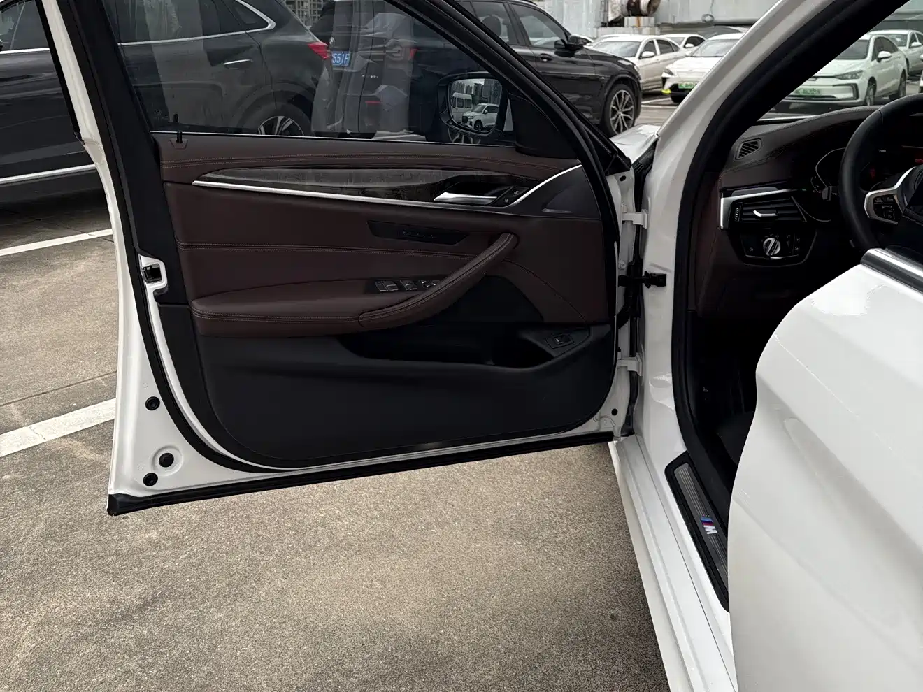 BMW 5 Series 2020 525Li M Sport Package фото 8