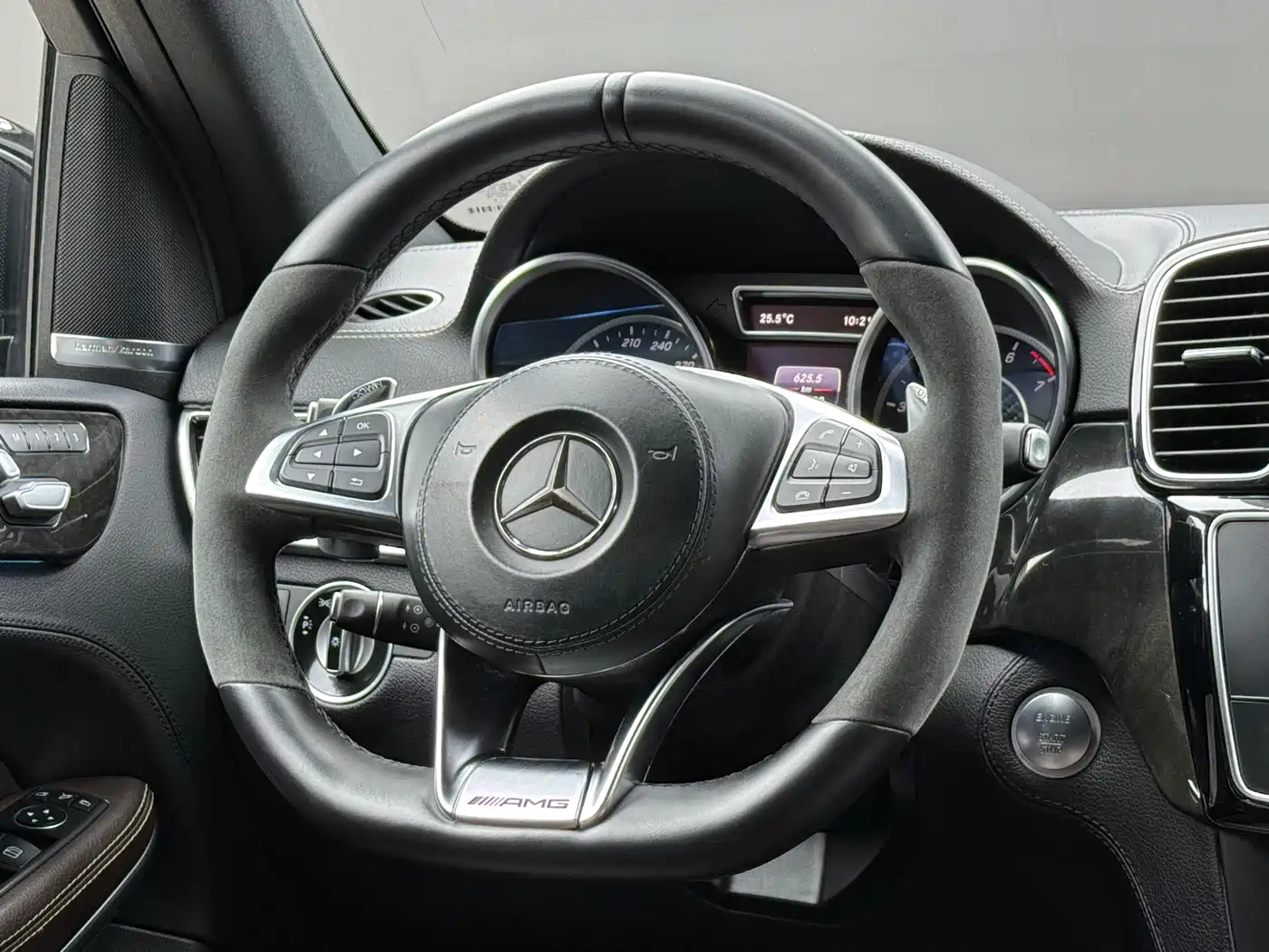 Mercedes-Benz GLS AMG 2016 AMG GLS 63 4MATIC фото 7
