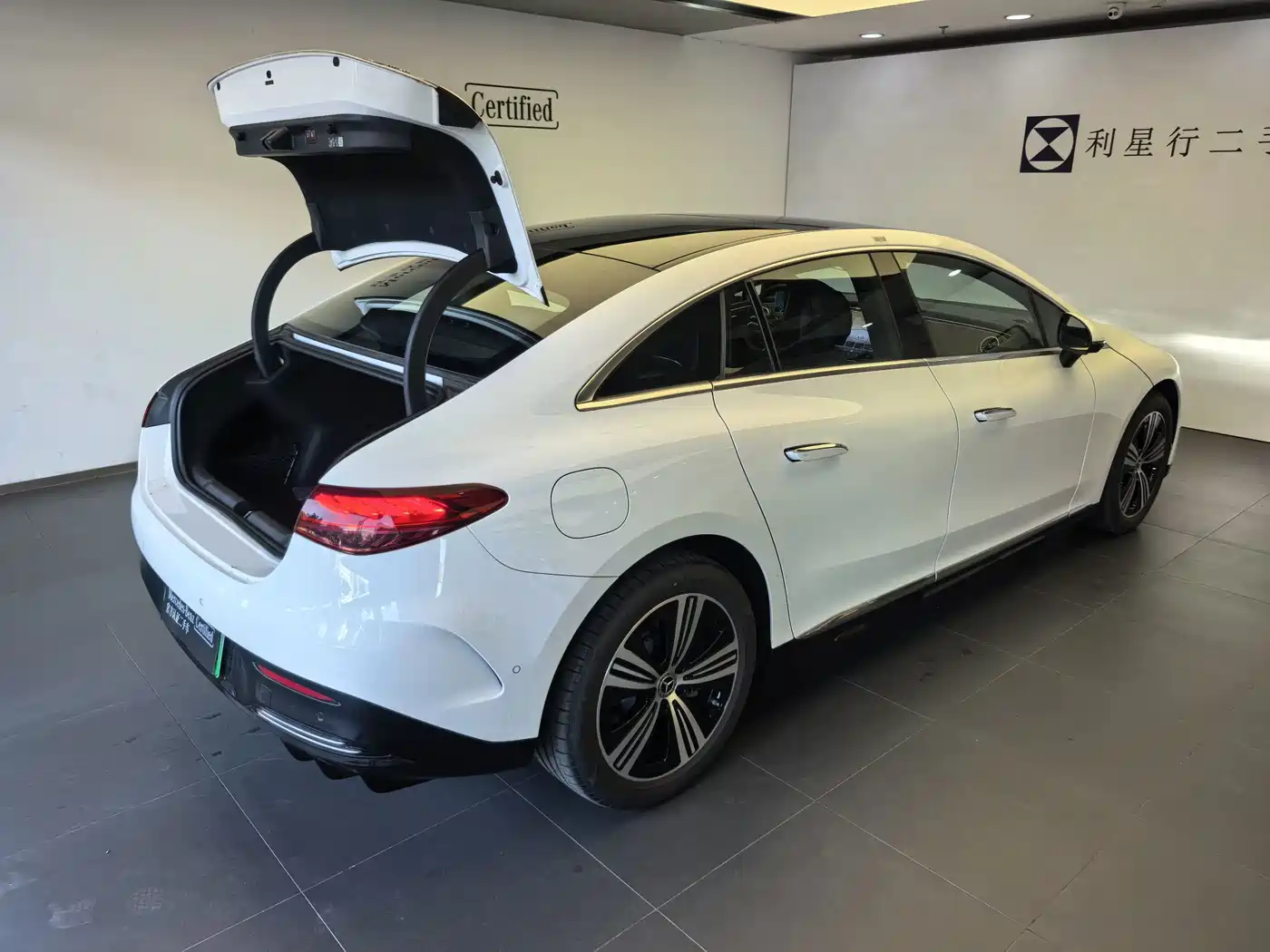 Mercedes-Benz EQE 2025 2025 Model 500 4MATIC Luxury Edition