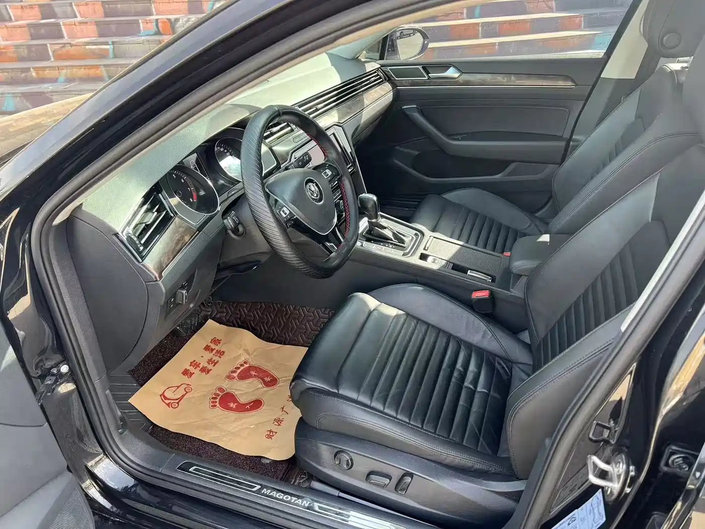 Volkswagen Magotan 2019 330TSI DSG Luxury Class China VI фото 3