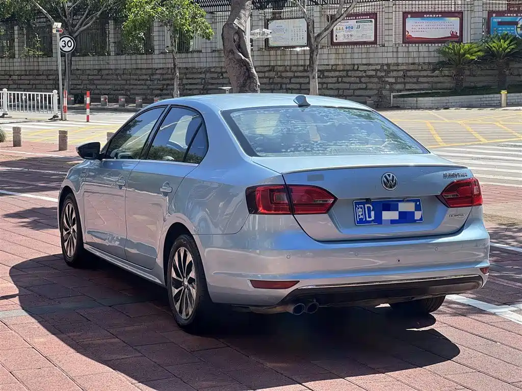 Volkswagen Sagitar 2013 1.4TSI BlueMotion фото 6