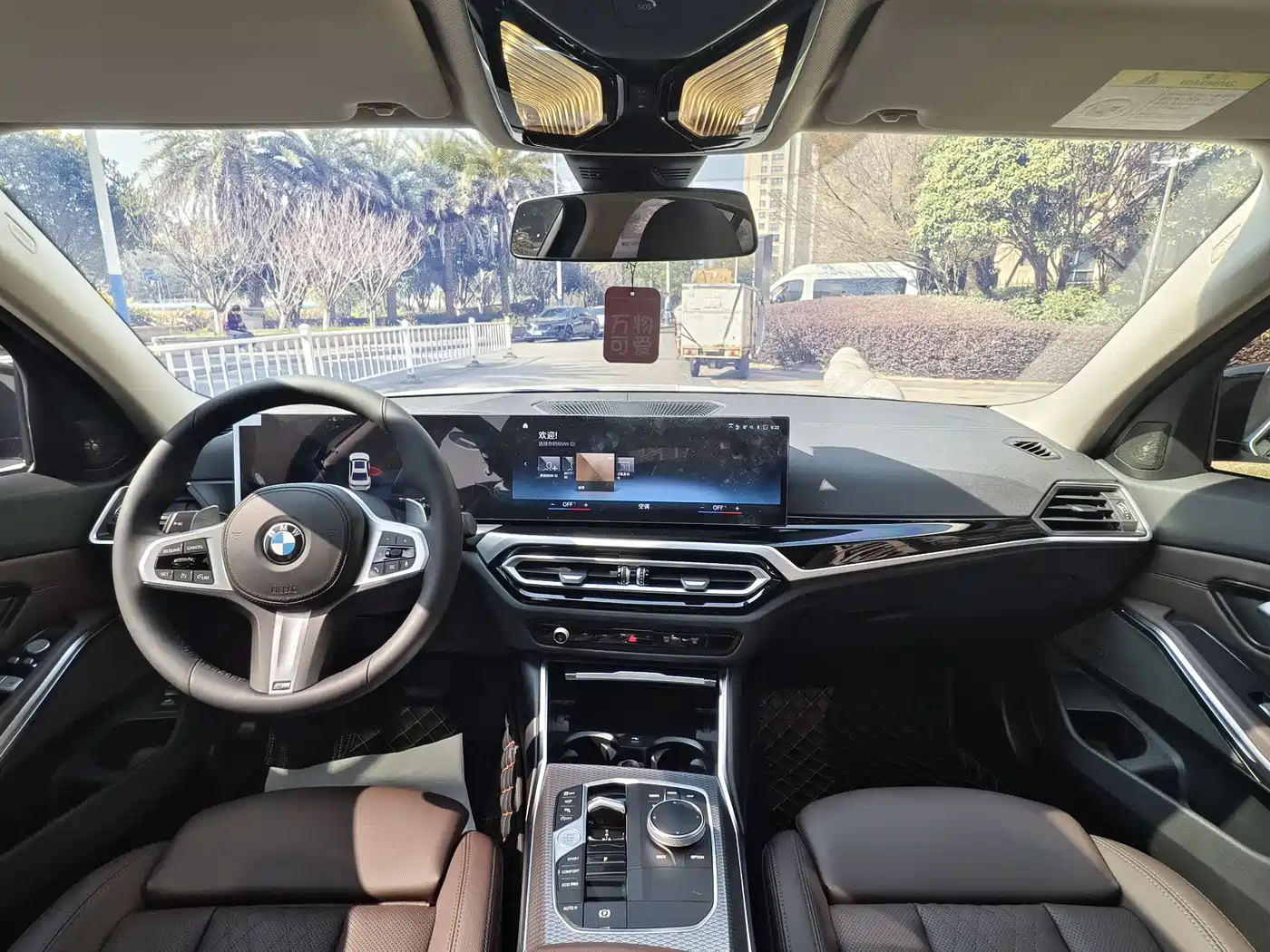BMW 3 Series 2024 325Li M Sport Shadowline Package фото 13