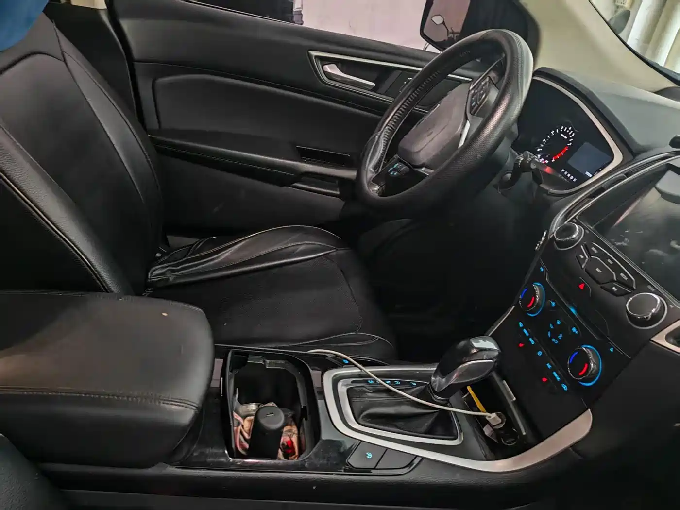 Photo 5 - Ford Edge