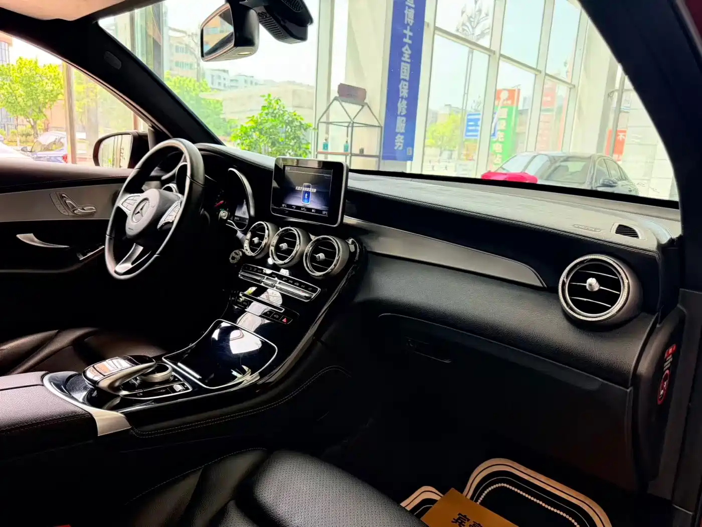 Mercedes-Benz GLC Coupe 2019 GLC 200 4MATIC Coupe SUV фото 6