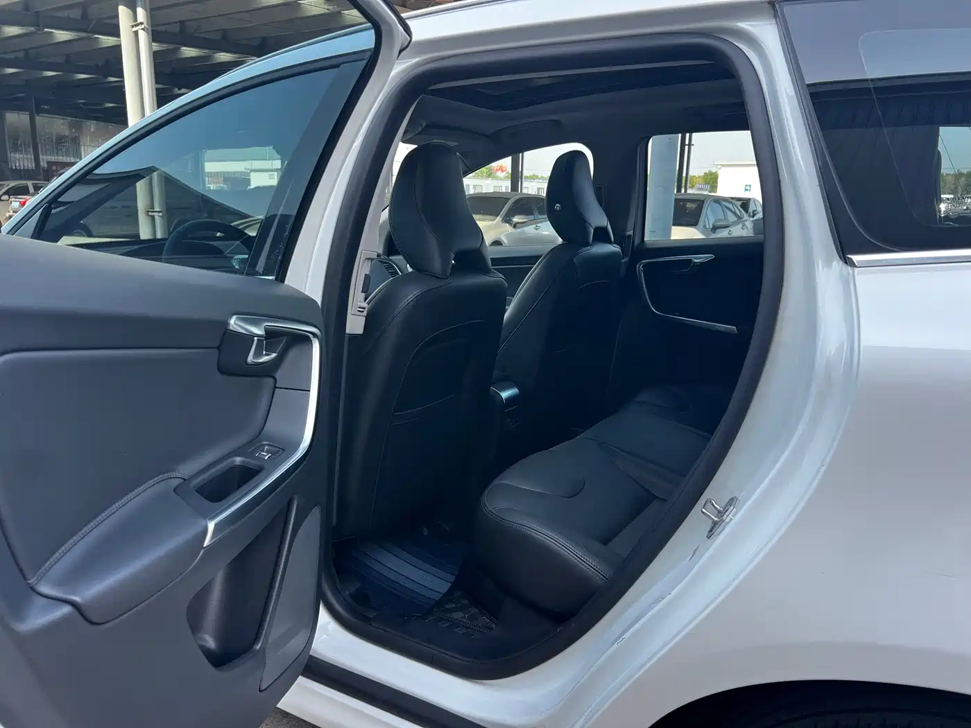Фото 7 - Volvo XC60