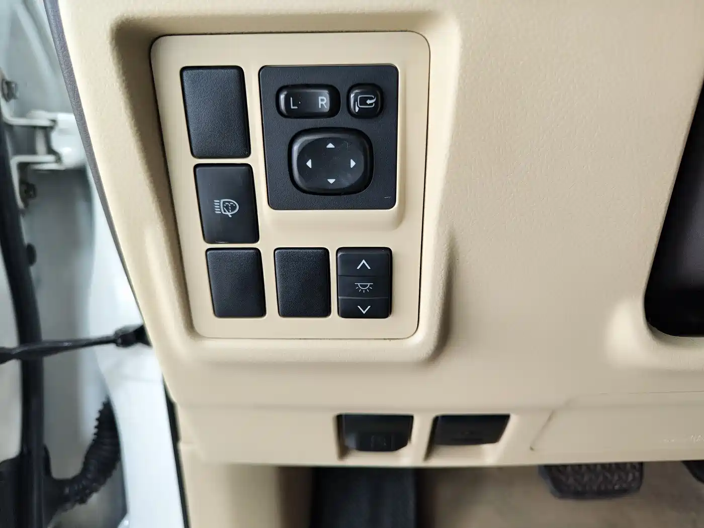 Toyota Prado 2014 4.0L Automatic TX-L фото 19