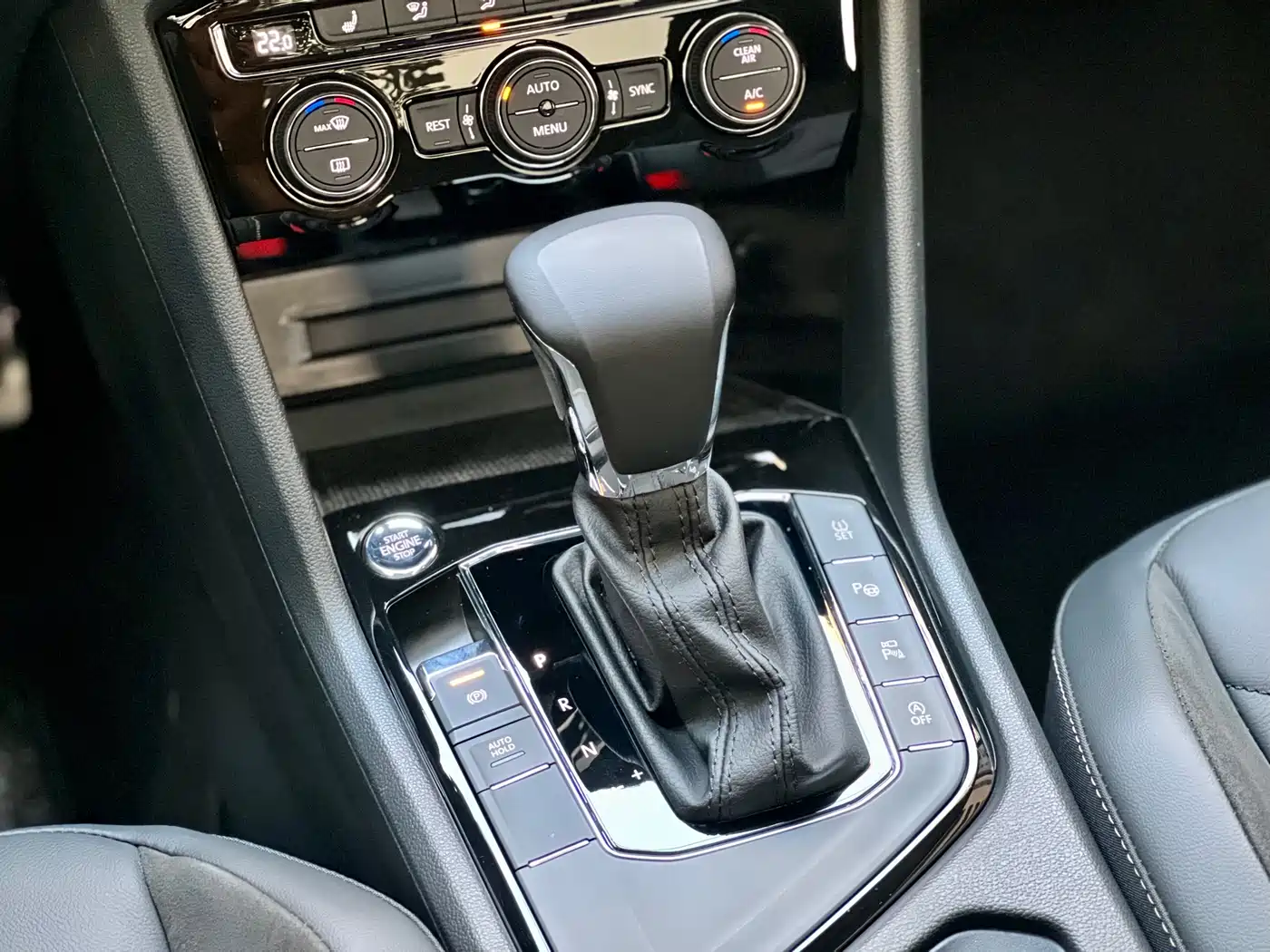 Volkswagen Tiguan L 2021 330TSI Automatic 2WD R-Line Premium фото 8