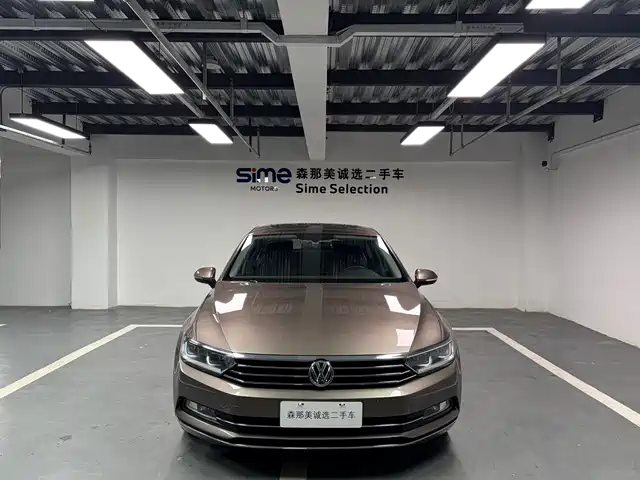 Volkswagen Magotan 2017 380TSI DSG Luxury — фото 2