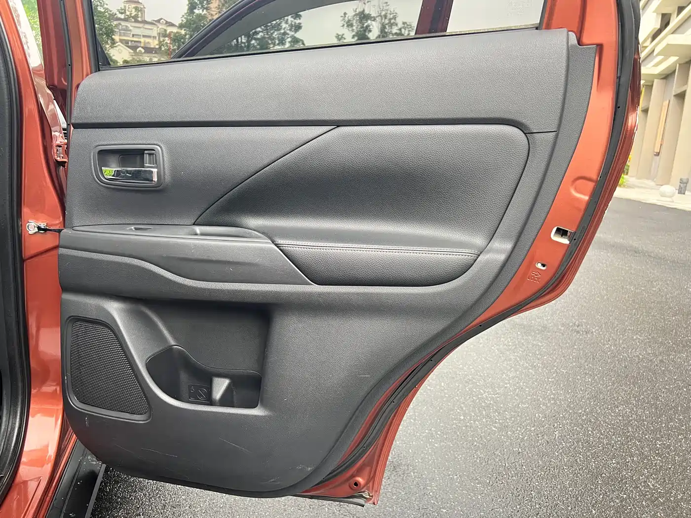 Mitsubishi Outlander (Import) 2014 2.4L 4WD Luxury Value Edition 5-seater фото 35