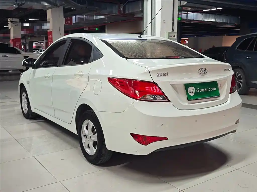 Hyundai Verna 2014 1.4L Manual Smart GLS фото 5