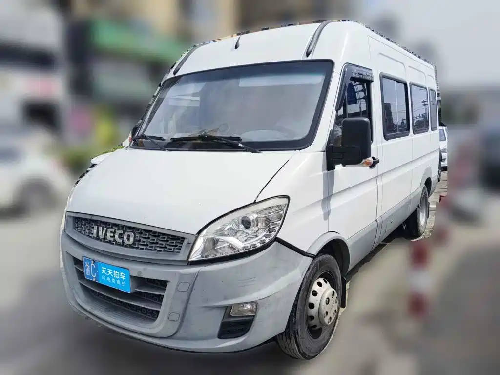 Iveco Bodhi 2019 2017 Model 2.5T Premium A37 Passenger Van Medium Roof 6-7 seater 47Z5