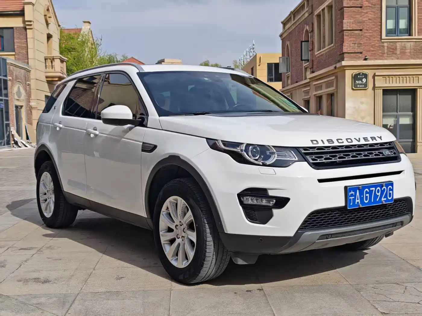 Land Rover Discovery Sport 2018 240PS SE Edition фото 3