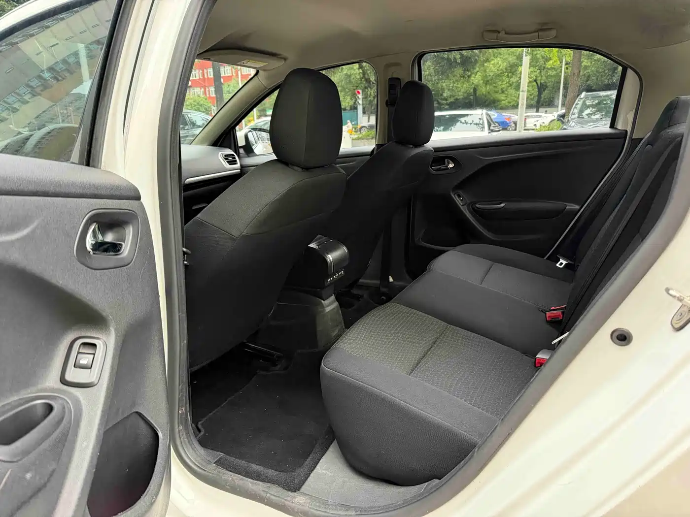 Peugeot 301 2014 2014 1.6L Manual Comfort Edition